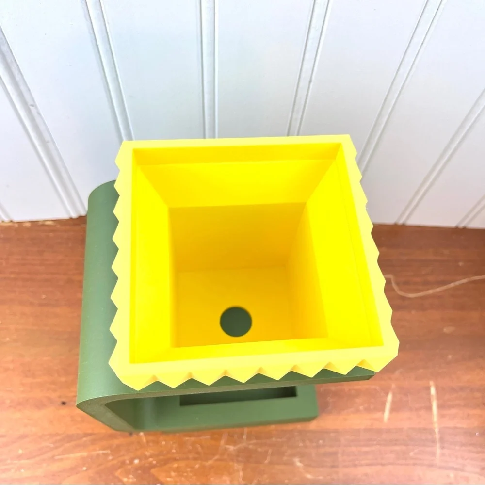 The Daka Planter, Planter with Stand, Indoor Flower Pot, Succulent